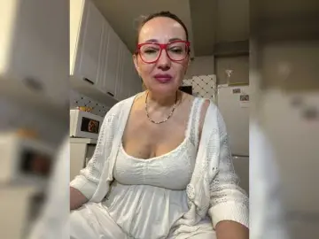 Bongacams Free Porn Cam of Pink-Lips