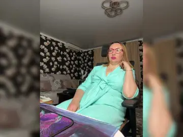 Bongacams Free Porn Cam of Pink-Lips