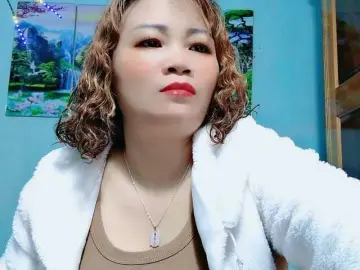 Bongacams Free Porn Cam of Linhanhsex2k