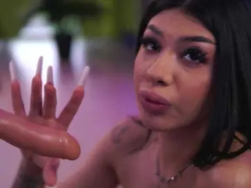 Bongacams Watch Live Sex Cams of SpicyLeila