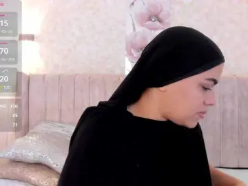 Bongacams Live Sex Cam of mhia-paris