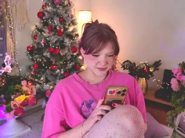 Bongacams Nude Webcam of CrazyWine