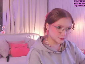 Bongacams Watch Live Sex Cams of CrazyWine