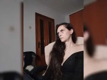 Bongacams Live Sex Cam of SexQueen11