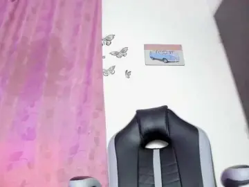 Bongacams Private Sex Chat of crystal-burbano