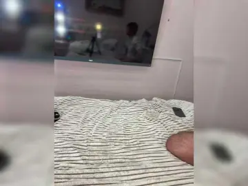 Bongacams Watch Live Sex Cams of Paratrax