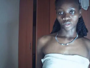 Bongacams Nude Webcam of Luna-Noir