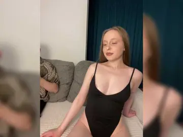 Bongacams Watch Live Sex Cams of PeachPie