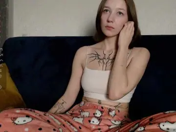 Bongacams Watch Live Sex Cams of Honey-Devil