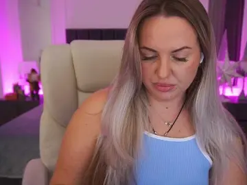 Bongacams Best Webcam of KiraCandyS