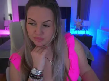 Bongacams Live Porn of KiraCandyS