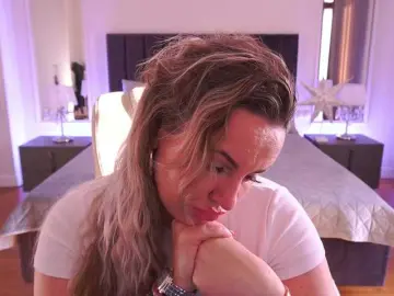 Bongacams Nude Webcam of KiraCandyS
