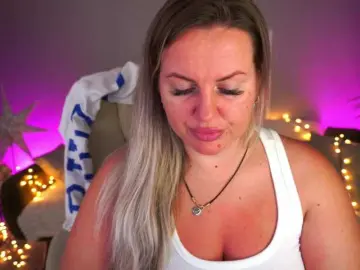 Bongacams Best Webcam of KiraCandyS