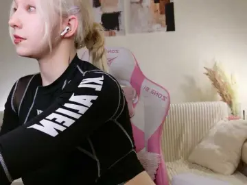 Bongacams Live Sex Cam of tinymia