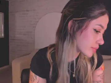 Bongacams Live Sex Cam of EveBenson