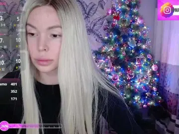 Bongacams Watch Live Sex Cams of Foxymoxy19