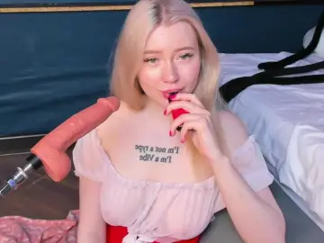 Bongacams Nude Webcam of LillieBerry