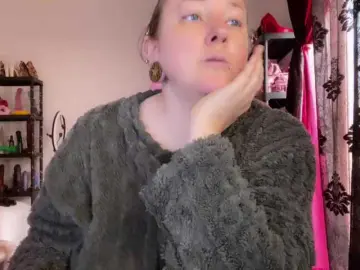 Bongacams Nude Webcam of NylonQueen