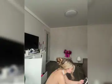 Bongacams Live Sex Cam of GiaVibey