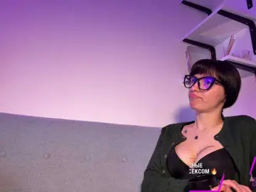 Bongacams Watch Live Sex Cams of MichelleNiks