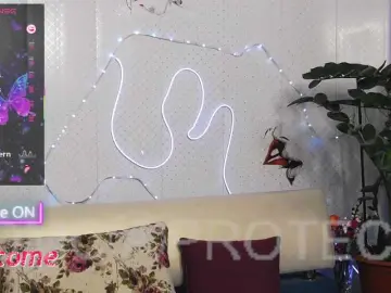 Bongacams Watch Live Sex Cams of WickedButShy