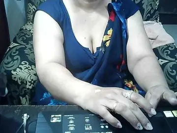 Bongacams Watch Live Sex Cams of Indianbhabhimilf40