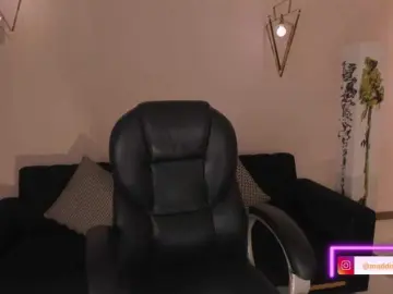 Bongacams Watch Live Sex Cams of MaddisonCollins