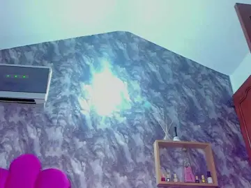 Bongacams Watch Live Sex Cams of EMMAPARIS