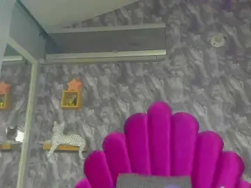 Bongacams Nude Webcam of EMMAPARIS