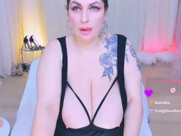 Bongacams Live Sex Cam of CharlinneSi