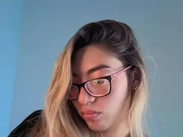 Bongacams Best live sex cam show of Charlotte-glasses