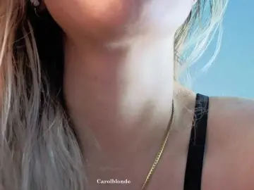 Bongacams Live Sex Cam of Charlotte-glasses