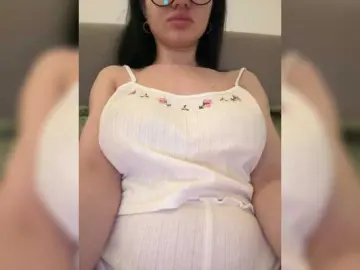 Bongacams Watch Live Sex Cams of Chiaralovee