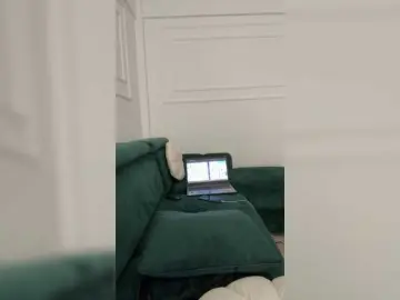 Bongacams Sex Cam of Chiaralovee