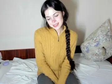 Bongacams Watch Live Sex Cams of Honeykrisspussy