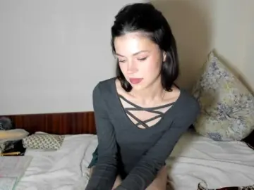 Bongacams Watch Live Sex Cams of Honeykrisspussy