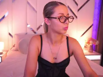 Bongacams Live Sex of LoveeDove