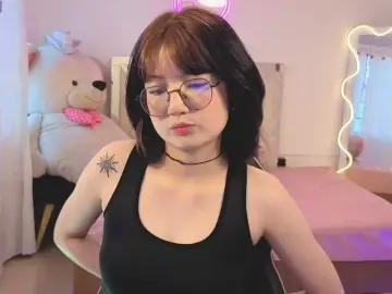 Bongacams Live Porn of LEAH-TAY