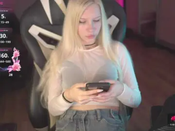 Bongacams Watch Live Sex Cams of WARTHUNDER