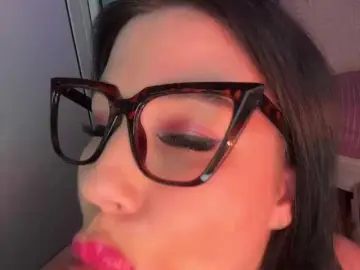 Bongacams Watch Live Sex Cams of DianaCharming