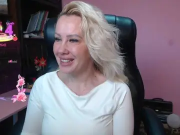 Bongacams Live Sex Cam of CandyHellenx