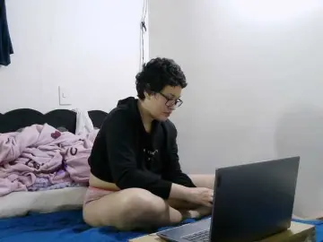 Bongacams Watch Live Sex Cams of onlyLuxas23