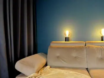 Bongacams Watch Live Sex Cams of maddybloomx