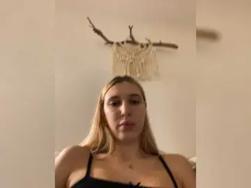 Bongacams Live Porn of LinaTwins