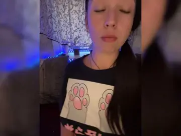 Bongacams Watch Live Sex Cams of AureliyXXX