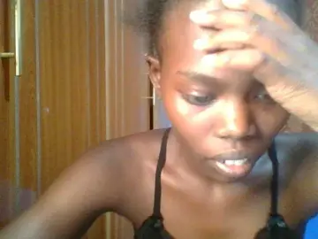 Bongacams Nude Webcam of Sweet-petite