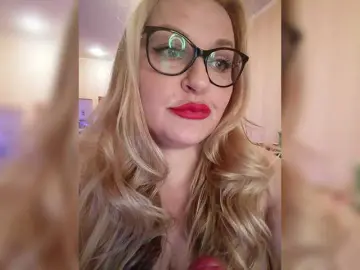 Bongacams Best live sex cam show of WifeyNusha