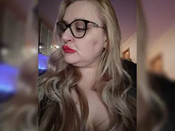 Bongacams Live Sex Cam of WifeyNusha