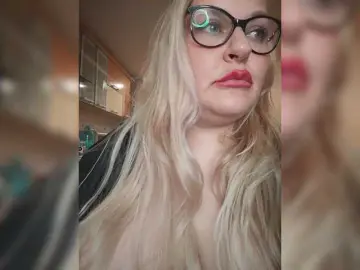 Bongacams Nude Webcam of WifeyNusha