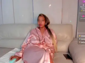 Bongacams Live Sex Cam of CharlotteBrown-1